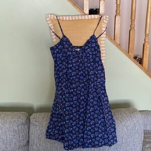 Hollister Navy Floral Dress with adjustable Spaghetti Straps. worn 2 times